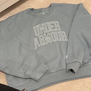 Under Armour girls medium never worn crewneck sweatshirt